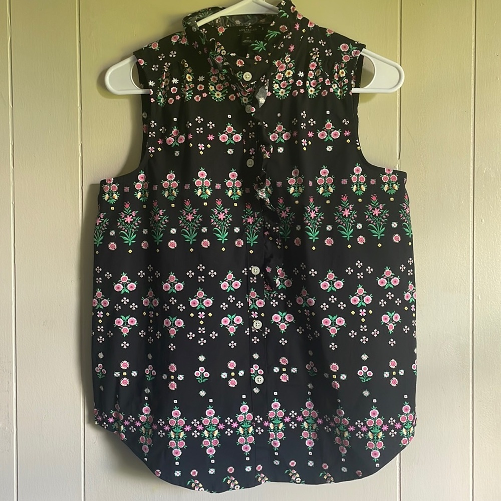 🔥🔥5/$25! Ann Taylor Floral Print Ruffle Detail Cotton Sleeveless Button Top